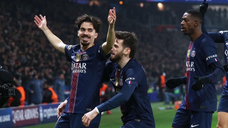 大谷翔平在天使队的最后一个主场打席，获得全场观众长达三分钟的起立欢呼